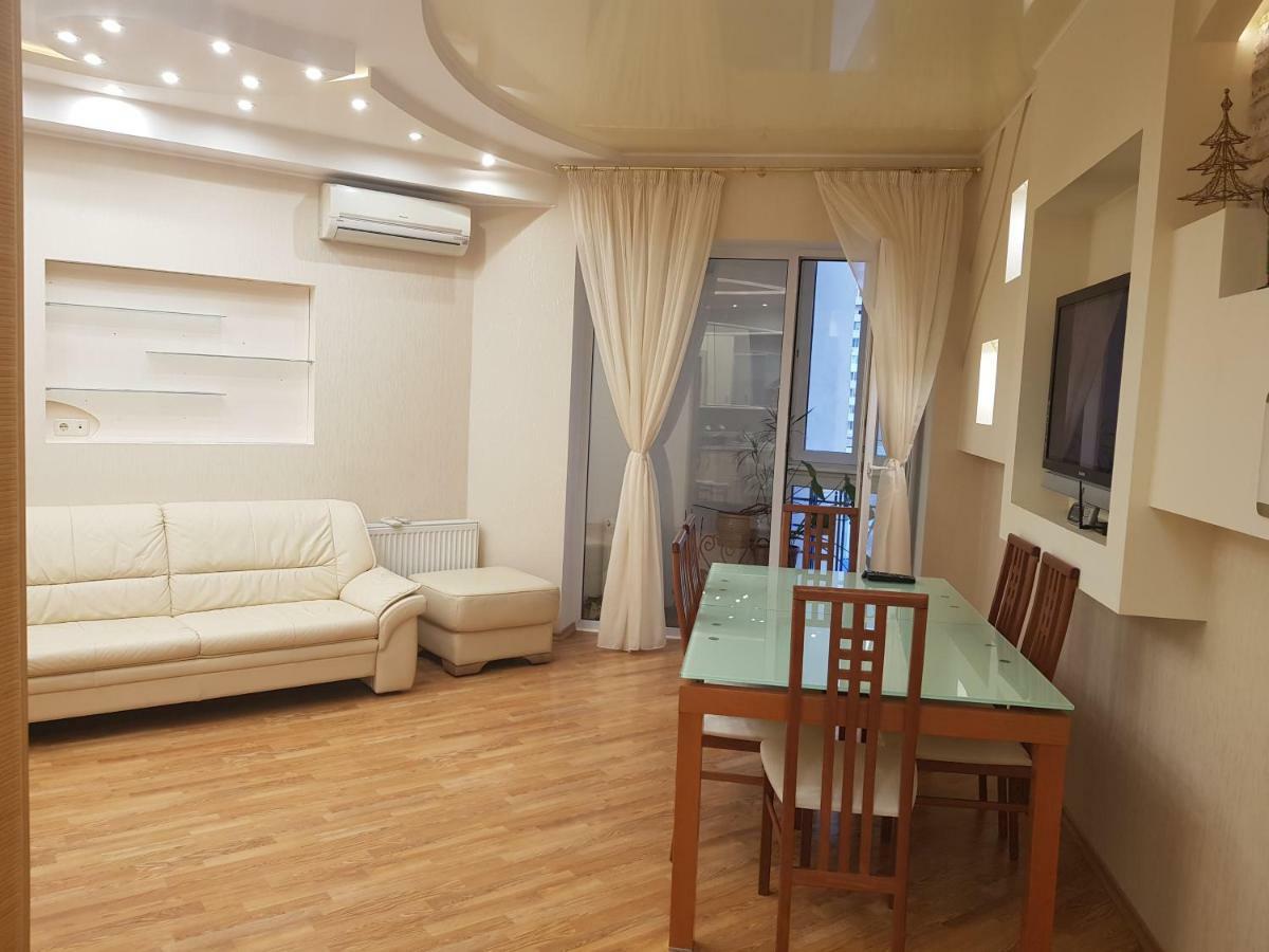 Апартаменты На Люстдорфской Odessa Buitenkant foto